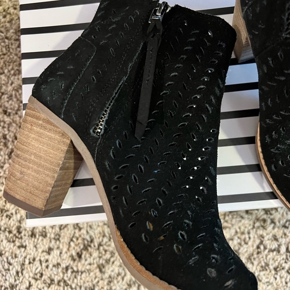 Toms Black Suede Perforated Leaf Majorca Peep Toe Booties - Picture 4 of 7
